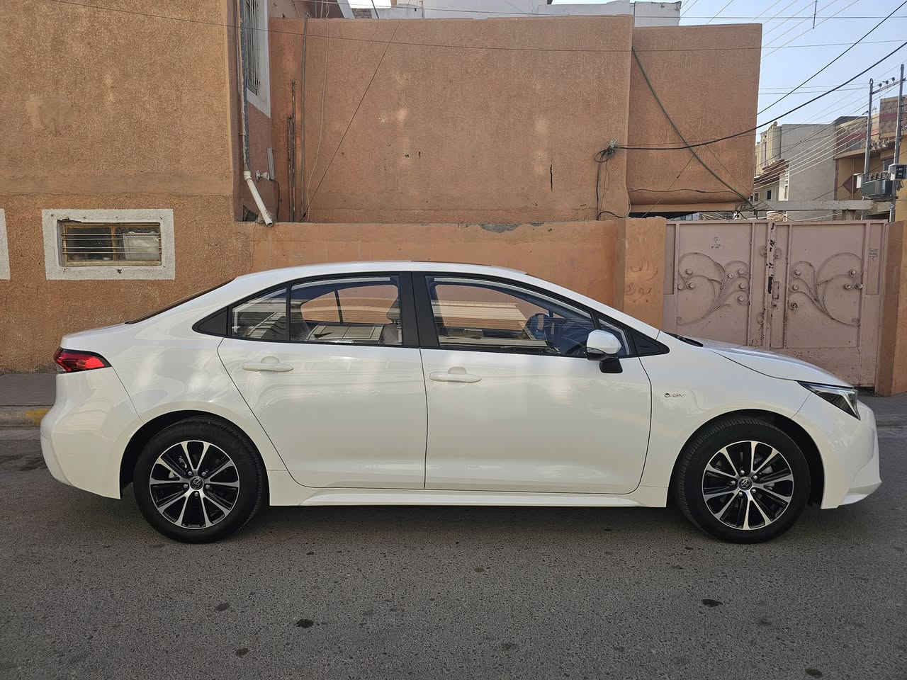 TOYOTA COROLLA 2025
هايبرد 
مرقم بغداد 
ماشيه 21000
السعر 15000$
***********
