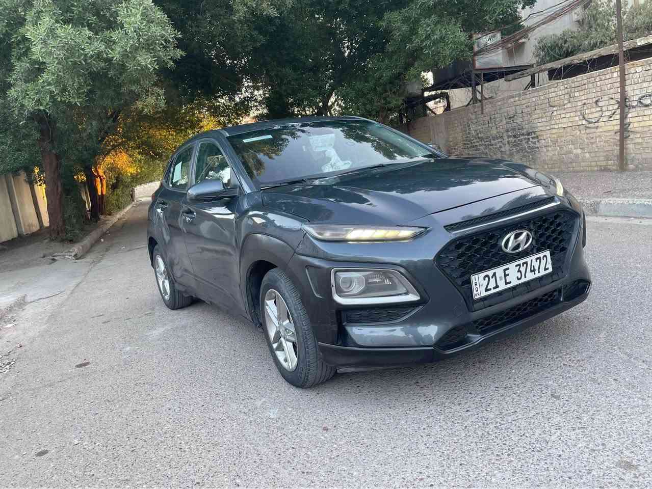 السلام عليكم 
هونداي كونا 2019 لون وصاصي غامق 
رقم سليمانيه الدولي الجديد  تحويل مباشر 

حادثها فقط خشم البنيد ونصبغ مباوك يعني قطعه وحده صبغ 

امواصفاتها :- 
شاشه كبيره 
كاميرا دواره 
مانع انزلاق ومانع انحدار 
كرووس سرعه 
3 انظمه قياده
ويل كب كبير 
تحكم ستيرن 4 جهات وباقي المواصفات الاعتياديه المعروفه 

السعر 127 ورقه

للاستفسار :- مكان السياره بغداد الصليخ *********** بغداد, العراق
