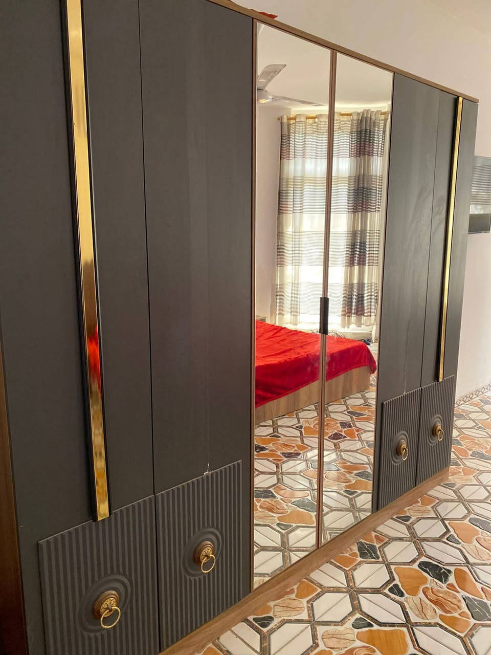 غرف  نظيفة كلش استعمال قليل 
سعر الغرفه 700 الف و بيها مجال 

مكاني حله مركز


**إذا كنت صاحب هذا الإعلان وتريد حذفه لأي سبب، رجاءا أرسل رسالة إلى الدعم الفني**