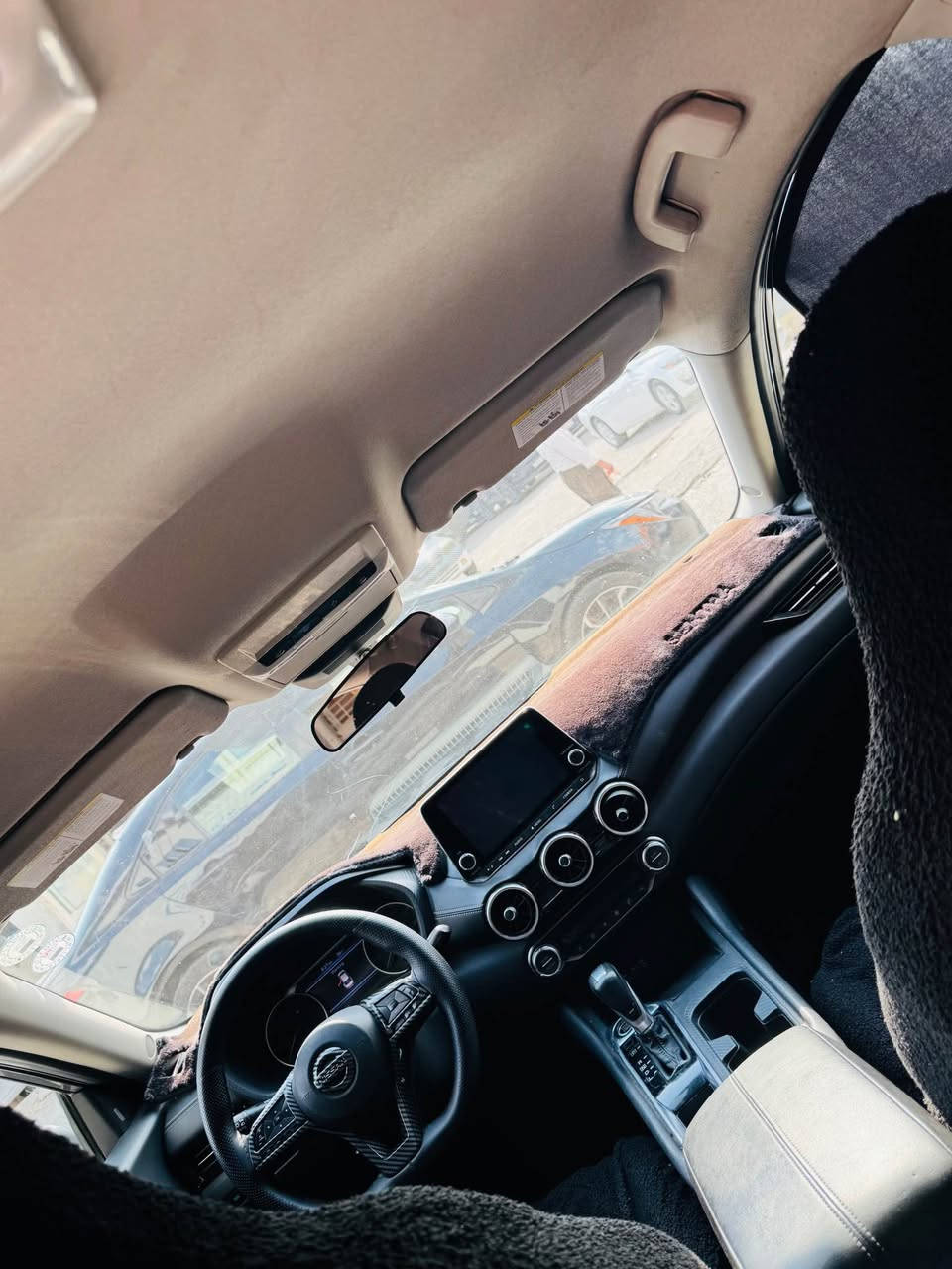 نيسان سنترا موديل 2020 SV أربيل رقمها 
بيها قطعتين صبغ بدون دواخل ارباك سكان راجع سستم 
رقم سنوي جديد باسمي شرط تحويل وكالة 
كير محرك شرط. حجر رادار بيها 
مكان سيارة عقرة 
*********** وتساب اكر, نينوى
