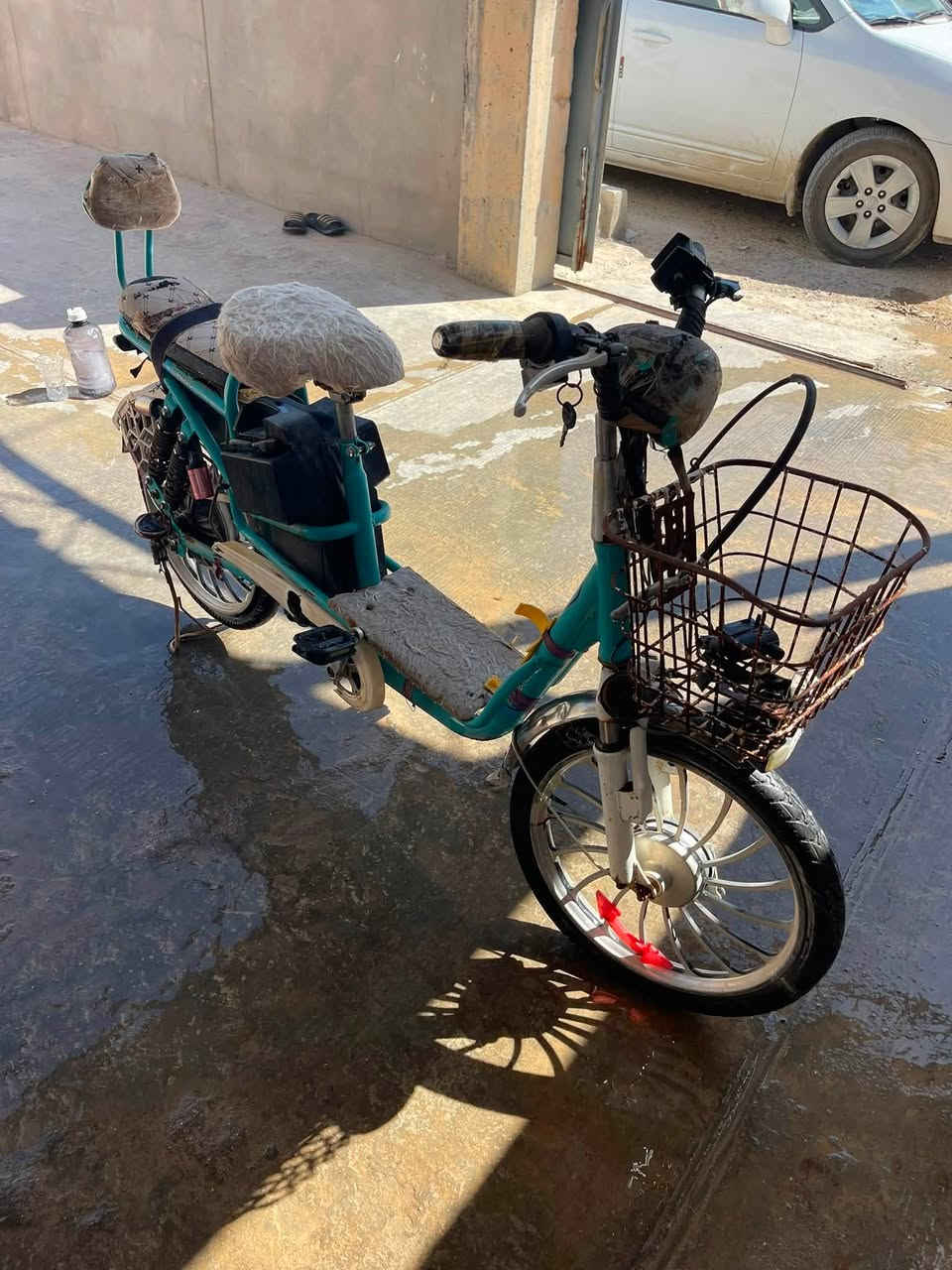 السلام عليكم
بايسكلات شحن للبيع 
 السمائي ب٧٥
والاحمر ب٢٠٠
وبيها مجال بس تحتاج باتريات
للاستفسار *********** او علخاص
