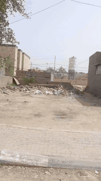 قطعة ارض طابو صرف المساحه 325 متر واجهه 15 متر 
كربلاء الحسينيه العطيشي حي الزهراء قرب الشارع السايدين كربلاء عطيشي 
*********** محمود اسماعيل
