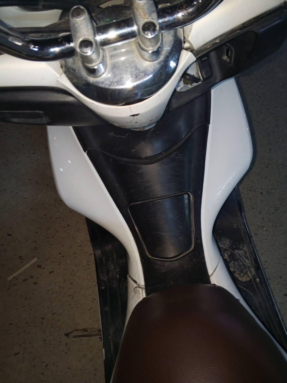 سلام عليكم دراجة بي سي اكس البيع جيل الاول مديل2016 كهربايات شغله كله دراجة كامله  نقص فقط ستان تعليك مكينه ناعمه لا تنقص ولا تبخر ما مفتوحه محرگ 125تجي تكلب وتشوف العنوان بغداد العبيدي حي الرئاسة السعر 1150وبيه مجال شراي انتصل رقم الهاتف ***********
