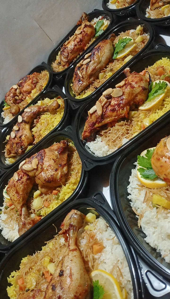 ماشالله تبارك الله 
لاطباق لاكثر طلبا عدنه هذا من فضل ربي الف الحمدلله كل ما عليكم الحجز قبل يوم واحد فقط ***********
