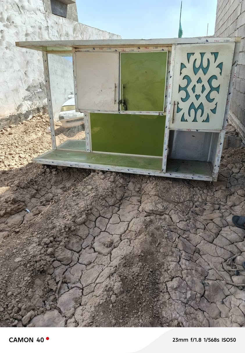 كاونتر قطعتين للبيع سعرة ١٠٠ الف  *********** لتواصل
