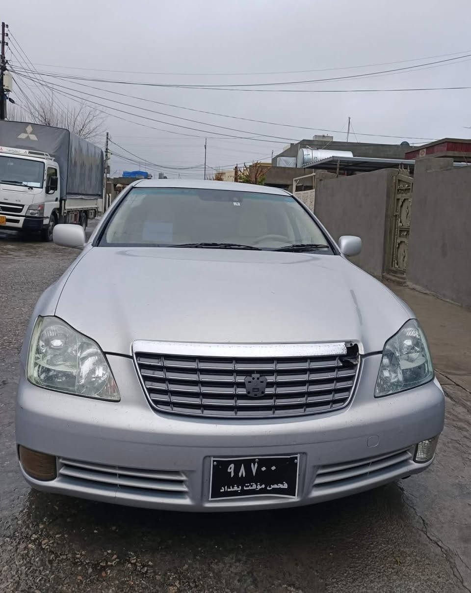 شاهینە براوە براوە فول مۆسەفات
سێ دوگمە ناو زەرد
گێر و مەکینە ١٨٢ مەرخوبی بازار
بێ دوکەل
مۆدێل ٢٠٠٥
سەلاجە و پەردەو تەبرید مەرکەزی
شاشە و کامێرا و حاسە
هەر چوار کوشنی کارەبایە
دەعم و لێدرانی نیە
سەقفی بۆیاخی نیە
بە شەرتی گێر و مەکینە
سارد و گەرمی مەزبوتە سەیارەکە

نرخی ٤٥ گەلا و مەجال
موشتەریت تێل بکە
سەیارەکە لە هەلەبجەی تازەیە.

***********
