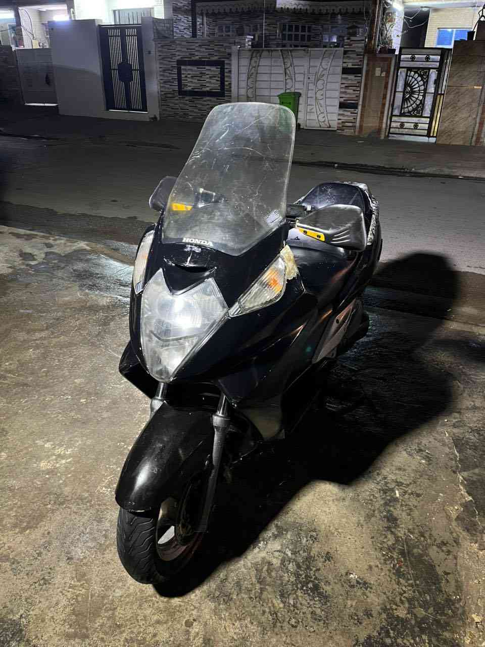 السلام عليكم سلفر ونج محرك٦٠٠ مكينه مكفوله السعر١٥ورقه و بيها مجال *********** مكان الشعب
