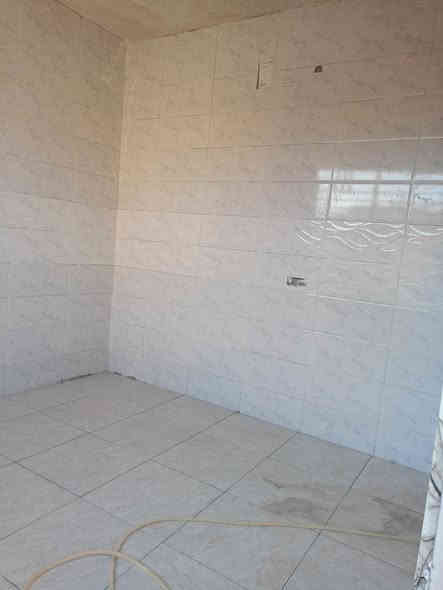 يا الله سلام عليكم بيت زراعي للبيع مساحة 140متر غرفتين وديوانية وصحيات ومطبخ وصالة ومنور وحمام داخلي بناء جديد درجة اولى طابوك صب كونكريت تستلم مفتاح ب67 ناحية سديناوية قرب الدلة ***********
