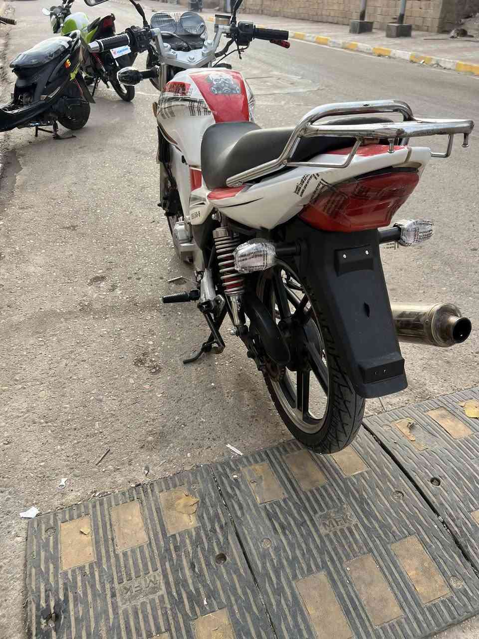 يالله هيوش للبيع موديل ٢٠١٧ كامل من كللشي كهربائية كلهه شغاله اورق فقط منفيس السعره 600 وبي مجال عنوان الرمادي التاميم ***********
