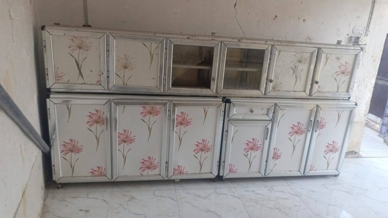كاونترات مستخدمه للبيع المكان الغراف
***********
