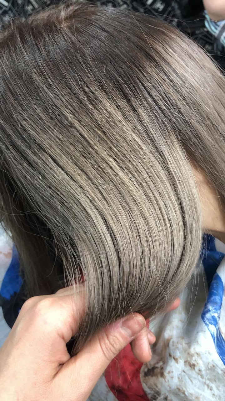 لون هادئ وراقي يناسب كل البنات 😍
شعر صحي + لون فخم = إطلاله تخطف الأنظار 
🤍لون شعر يخلي الكل يسأل: وين مسويته؟
واكيد يم كويــــ👑ــــــن !
📍 العنوان: المدحتية / الجمعية مقابل أسواق حاتم للتسوق المنزلي
📞 الحجز: ‏‪***********‬‏ 
#اكسبلور #اضافات #اكسبلور_explore #explorepage #اكسبلور_فولو #explorar #الشعب_الصيني_ماله_حل😂😂
