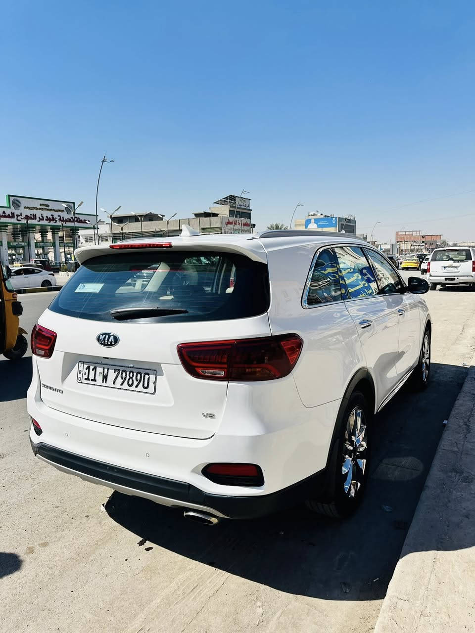 السلام عليكم
سورنتو 2019 خليجي للبيع هزة ورقم جديد بأسمي 

ماشيه108 الف حقيقي

لايتات وبروجكترات زينون بلادي 

سيارة جديدة محرك 6 سلندر 

بصمة تشغيل 

بصمة ابواي 

كشنات جلد كهرباء 

4 انظمة قيادة 

 شاحن واير ليس

گير 8 نمر 

فول عدا البانوراما 

مري شفط 

نظام ترحيب 

3 قطع تبريد 

7 راكب 

حساس امامي خلفي 

مكفوله كفاله عامه  

سنويه بأسمي رقم بغداد 

مكاني بغداد البلديات

السعر 255 وبيه مجال 

 0771 488 6659
