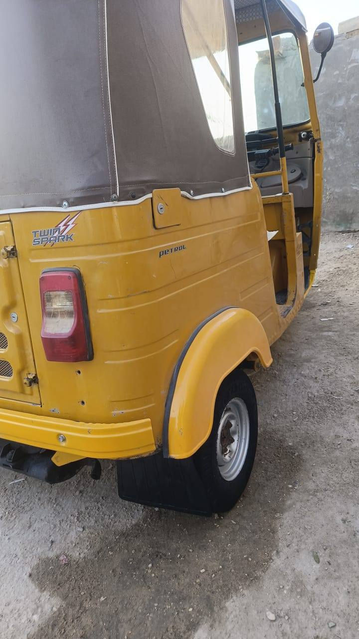 سلام عليكم تكتك للبيع موديل 20رقم وسنويه نكليزي مداور ثاني تكتك مانقصه برغي كبل لشارع
سعر 6500وبيه مجال
مكلف بنشر رقم صاحب تكتك***********
مكاني كربلاء الغدير
