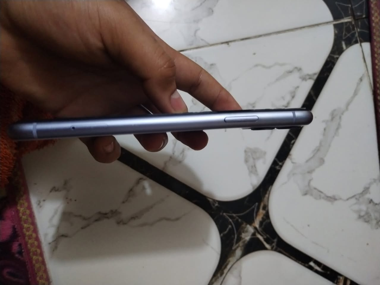 ‏سلام عليكم iPhone 11 للبيع عادي ذاكرة 128 بطارية 78 جهاز عارضة بمية ‏جهاز عرضه 175 العنوان ورا مطعم ثابت ال Vip وهذا رقمي***********ايشي مابي الجهاز كليش ما مبدل ومامفنوح والصرف الشحن اني شوف طبيعي
