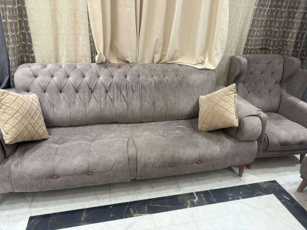 السعر 500وبي مجال


**إذا كنت صاحب هذا الإعلان وتريد حذفه لأي سبب، رجاءا أرسل رسالة إلى الدعم الفني**