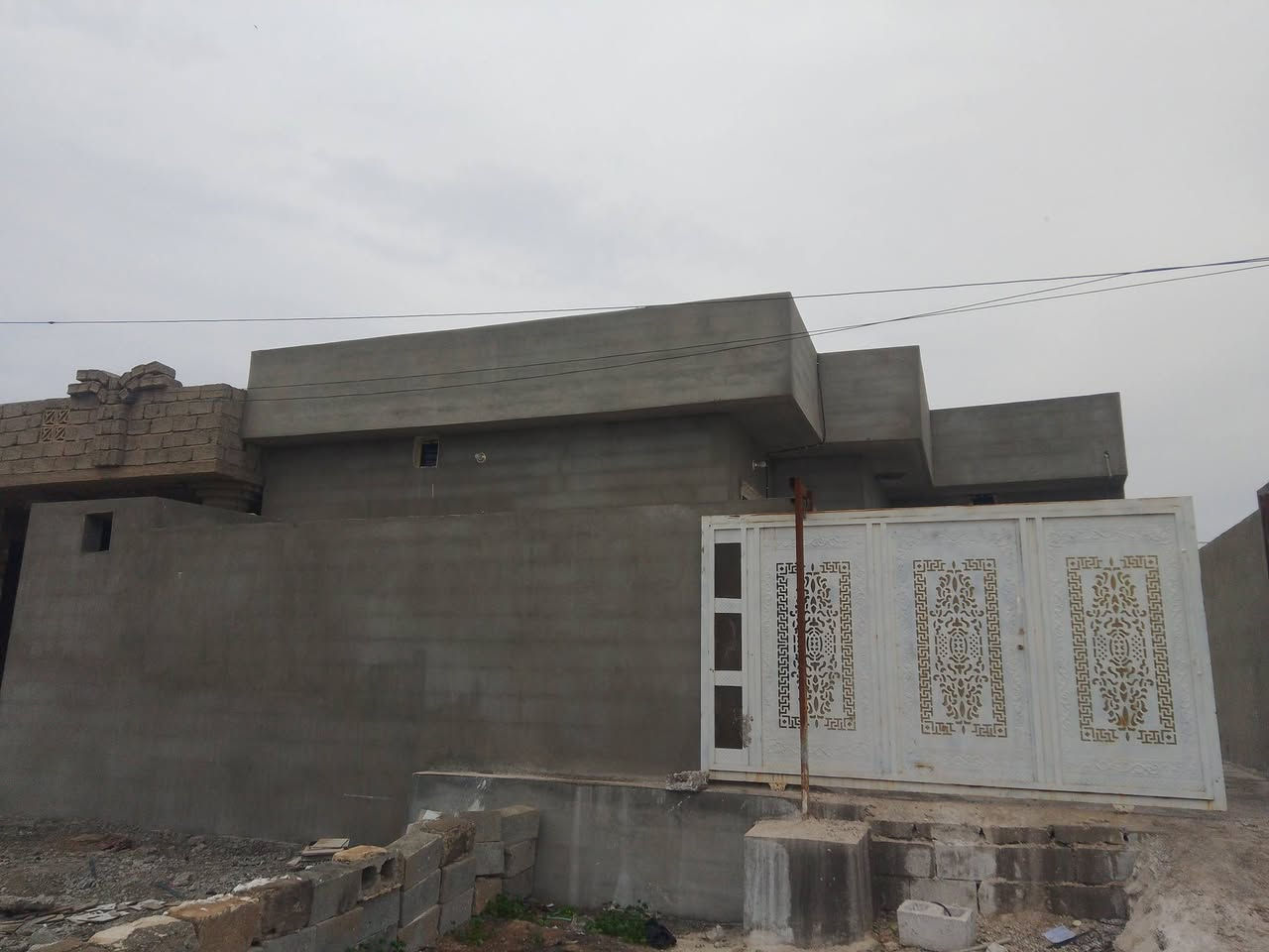 بيت ليجار في البكاره وره محلات البكاره غريب عل سايدين بيت جديد وجاهز رقم ***********
