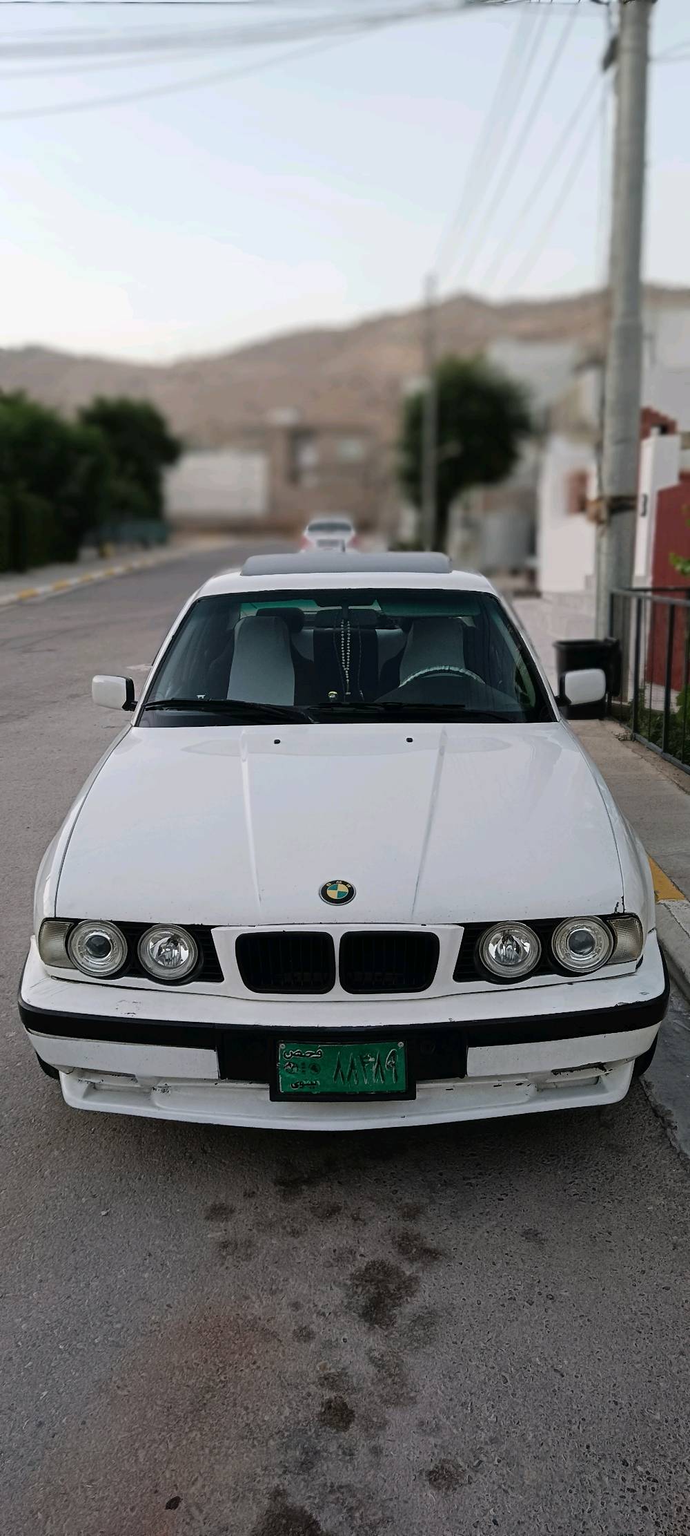 سلام علیکم :bmw 525 مودیل 1993گیر عادی محرك كبس منفيس اصلي مابي اي نقص مكينة وگیر و اكسل بشرط فحص. 
عنوان: دربنديخان.سليمانية 
***********