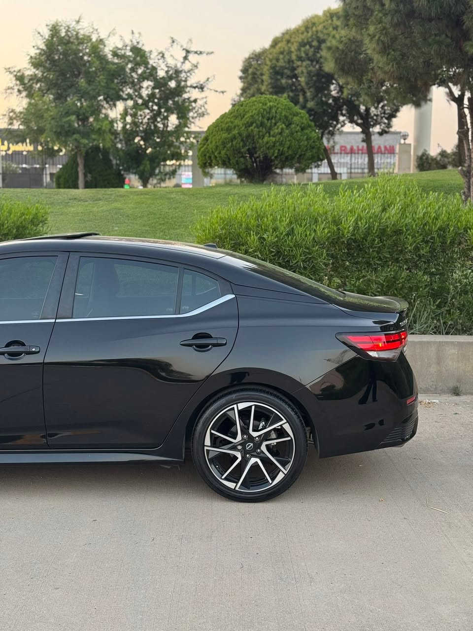 ﷽
 
 سعر 138 وەرەقە ✅
NISSAN SENTRA 2024 SR PLUS 
نیسان سينترا ٢٠٢٤ فول مواسەفات SR
 شکڵ گۆراو تاقانەی عێراق 
تەنها 42 Miles رۆشتوە
سڵایت شاشە گەورە
‎سەماعە BOOS+ ١٢ ئێرباگ 
‎سوکان فۆلیوم + شاشە گەورە و لەمس GPS+ 
‎بەسمە + دەسک بەسمە + سنوق بەسمە + شەخاڵ
‎لایت لید 
‎ڕادار پێش + دواوە + لاتەنیشتەکان+ خەتی جادە  +
 تەحدید سورعە +  دوگمە کارەبای +ئۆتۆ HOLD + پێشەوە دوکامێرای هەیە + هەردوو ئاوێنەکان یشارەت و کامێران + دواوەش کامێرایە 
تەبرید لەمس + شاشە گەورە + شەحن وایەر لێس + 
‎کوشن هیتەر+ سوکان هیتەر 

ڕەقەم کاتیە و 3 مانگی لەگەلە 
تیبینی : سیارەکە تەنها  بونيتى سبوغه بى ناو بەشەرت قەترە ژورەوەی نیە  ئیباگ سیستەمە  پشت و پیش کەپس  
‎ژمارە تەلەفۆن 
*********** whatsApp
