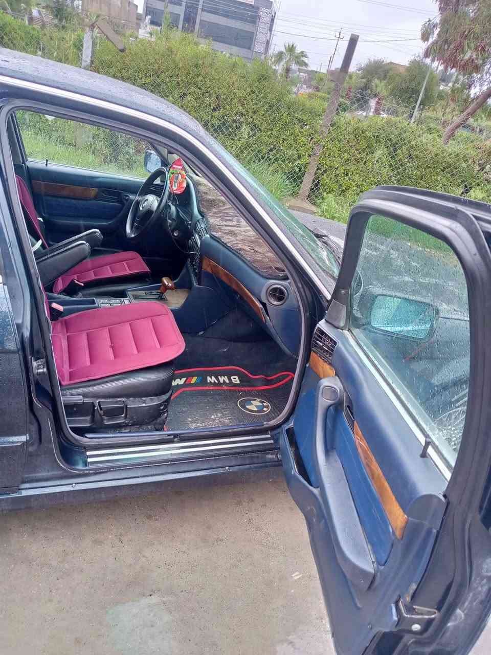 سلام وعليكم بي ام موديل ١٩٩٥ حجم ٥٢٥ تبريد شغال رقم دولي سنويه جديد سيارة صبغ جمالية بدون ضرر كير ومحرك بشرط اوتوماتيك سعر ٥٨$ مكان كركوك رقم الهاتف ***********.     زين *********** شراي يخابر اني مكلف بنشر
