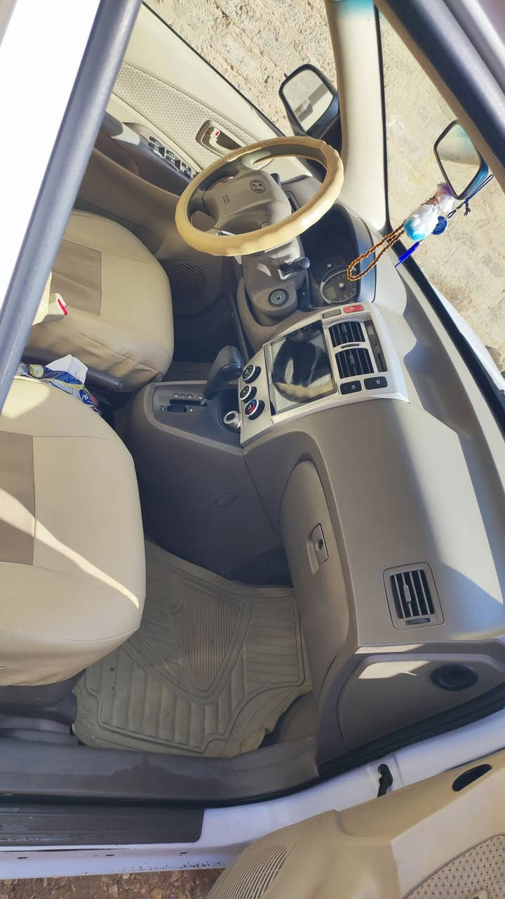 السلام عليكم
توسان موديل 2010 خليجي  سياره جاهزه  تحلوين متصرف دينار اب شرط

تخم  صدر أمامي خلفي جديد تبريد شغال تدفئه شغاله 

سياره ماشيه308 الف

4ويل كب  داخل بيجي 

مكينه 2000  كير ومكينه خير من الله 
مكينه مفتوح
السعر125$  بي مجال

العنوان موصل سنجار  📍

الاستفسار  0750565020
الاستفسار ***********
