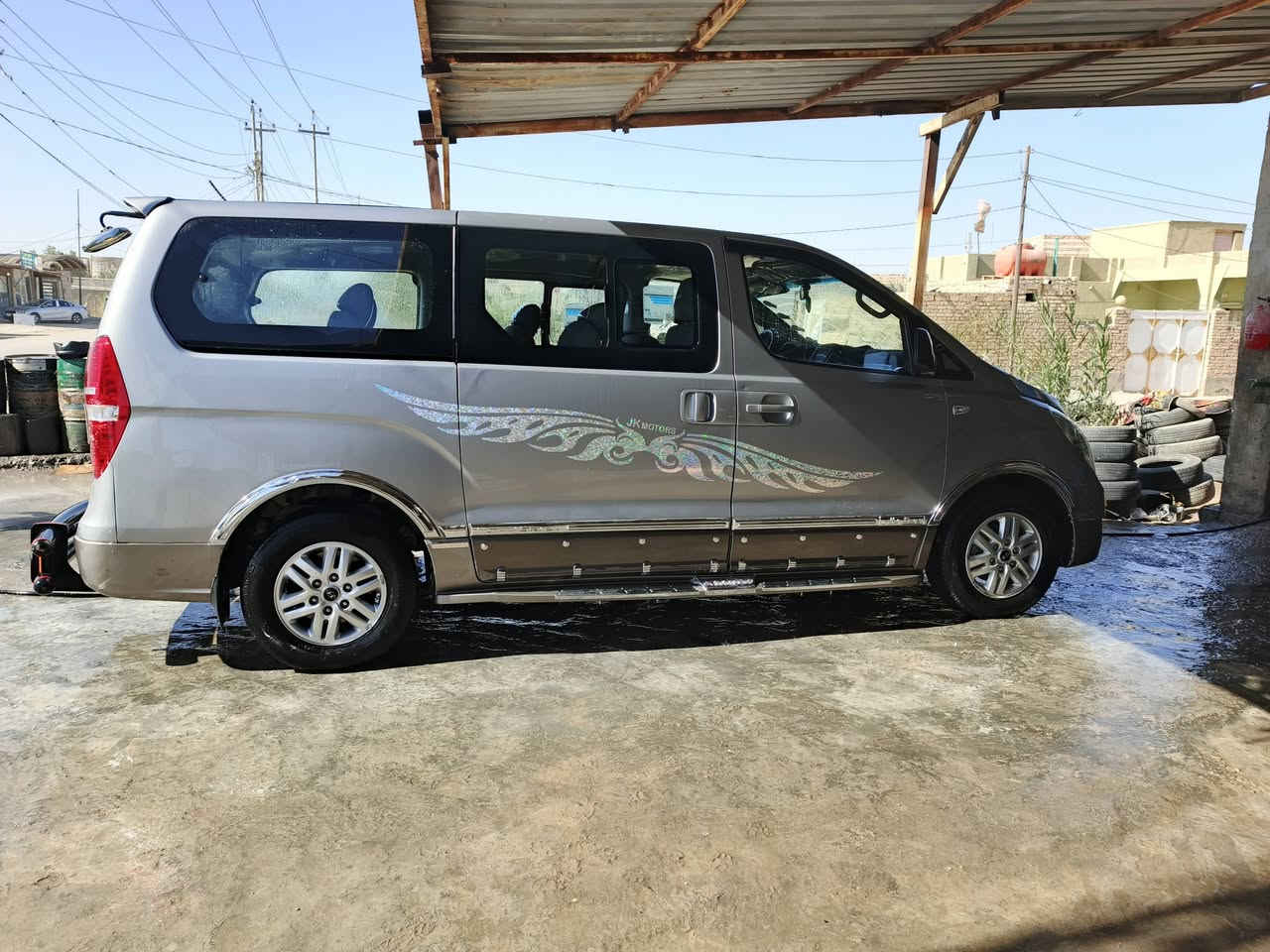 السلام عليكم ستاركس موديل 16دبلو مكينه نص بنص تخم تاير حداديه شرط بيهه جاملغ مامي  رقم بغداد جاهزه ماذب عليهه ربع ***********
