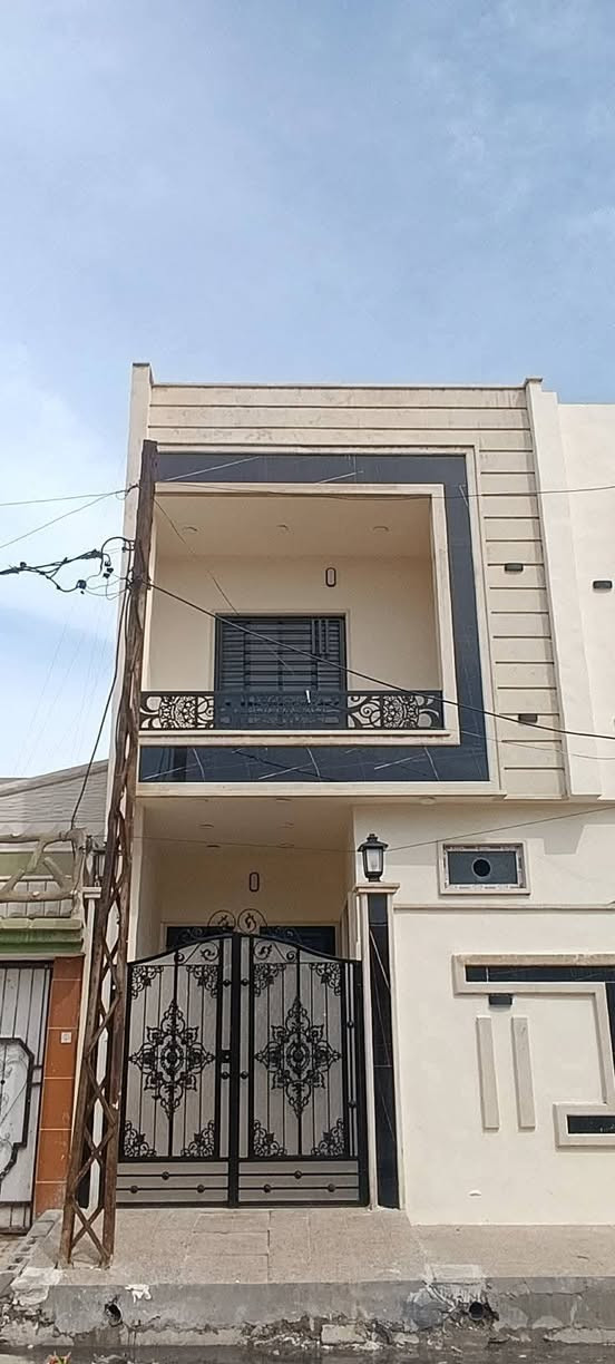 داران للبيع مساحه كل دار 100 متر
موصل حي الانتصار شارع 60 خلف سنتر الانتصار 

كل دار يتكون من 3 غرف نوم 💤 وهولين واستقبال ومطبخ وحمامين خدمات كامله تبليط 

سند طابو الزهور شرط التحويل 👉👉

للسعر والاستفسار الاتصال على الارقام التالية 

او عن طريق الواتساب  

 *********** 

🏠🏠🏠🏠🏠🏠🏩🏩🏩🏩
