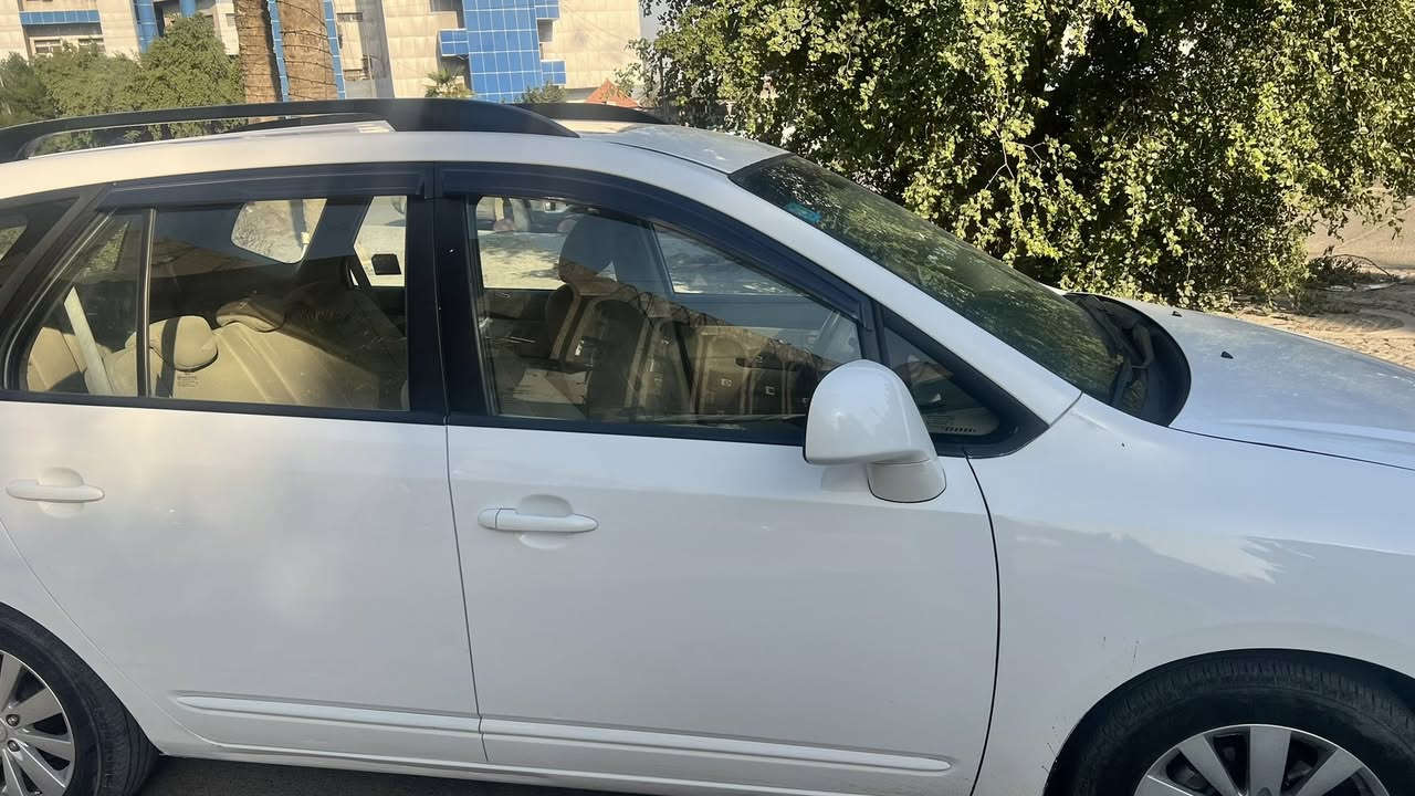 سلام علكيم كارنز موديل ٢٠٠٩خليجي فول موصفات
سياره بيه جاملغ لمامي صبغ 
سياره جديده كلش 
ماشي ١٧٥
كير محرك مكفول صدر كله مكفوله
السعره ١١٦وبيه مجال شي بسيط 
مكان سياره بغداد العامريه 
***********
