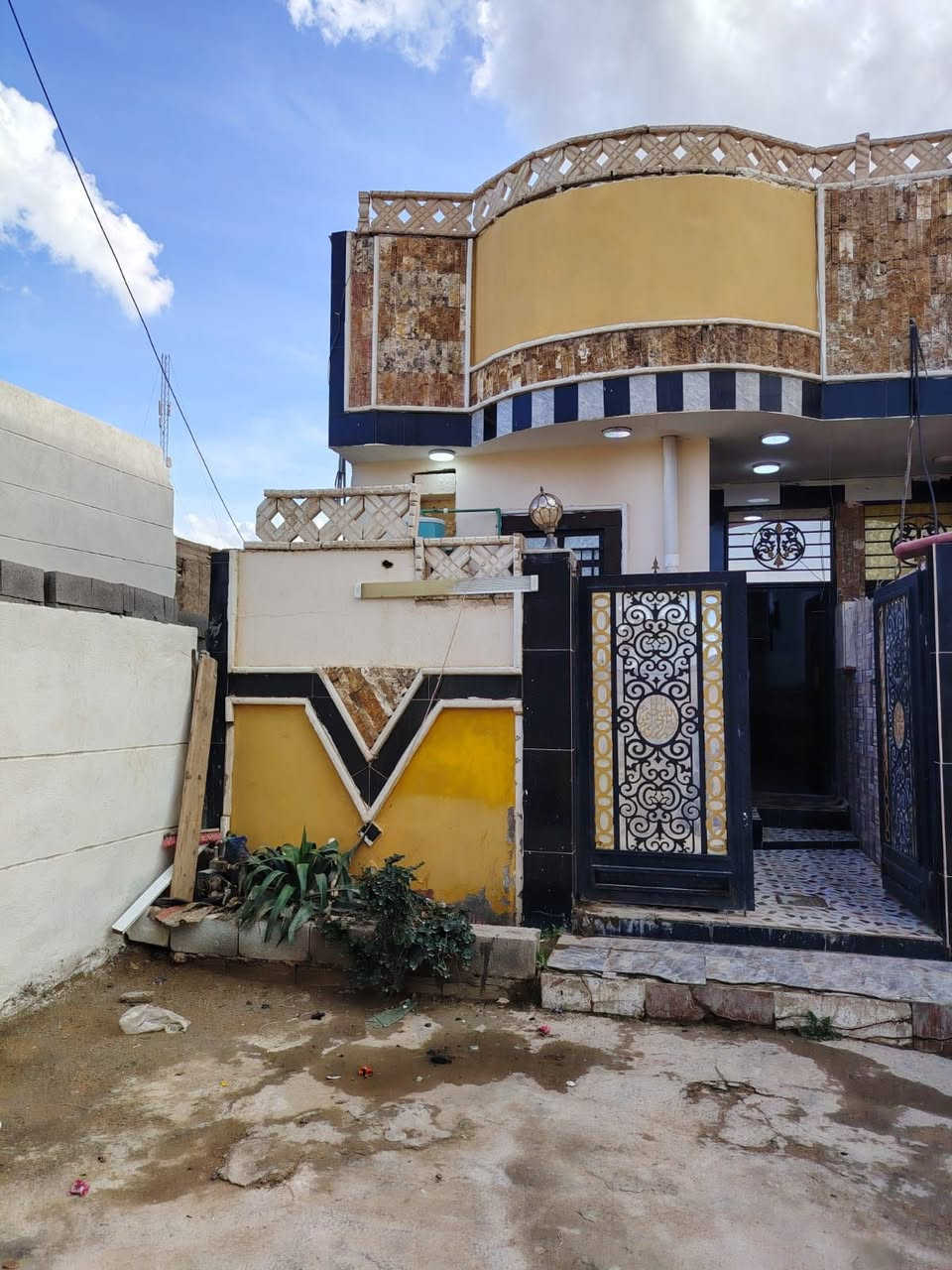 السلام عليكم مشتمل للبيع جبل صعدت بيت مزهر  تفاصيل واستفسار على هذا الرقم    ***********
