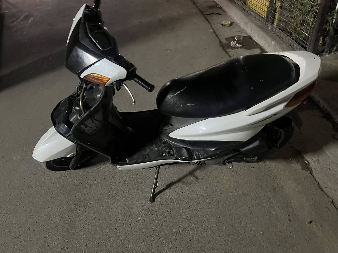 السلام عليكم
دراجة سكنس للبيع نثية 110 ياباني ستاند كهرباء نكرة ناقصها بس بچم اللايت مالتها موجود الدراجة عارضها ب 600 الف


**إذا كنت صاحب هذا الإعلان وتريد حذفه لأي سبب، رجاءا أرسل رسالة إلى الدعم الفني**