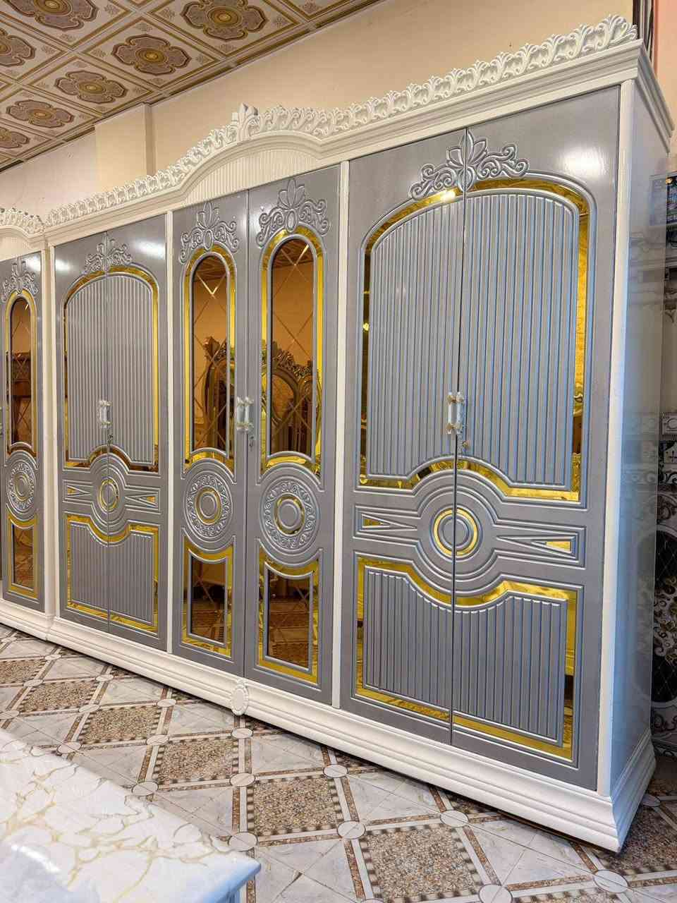 🚨 انطلقت أقوى تخفيضاتنا على موديل الأقواس – فخامة بسعر ولا أروع!
📉 من 2,450,000 دينار عراقي
🔥 إلى 1,950,000 دينار فقط
💥 فرق 500 ألف دينار خلال 6 أيام بس!

✔️ موديل الأقواس – نجارة عراقية 100%
متوفر ضمن وجبة الدرجة الأولى ووجبة الأصباغ (البوية)

✨ تفاصيل الطقم (10 قطع):
• كنتور بطول 330 سم + ملحق 430 سم – ارتفاع 250 سم
• تصنيع داخلي: صاج طبيعي 4 ملم
• وجه الكنتور: MDF سماكة 12 ملم
• الضهر: چرچوبة شد برغي
• القاعدة الأرضية: بلوك صاج
• أبواب نرمادة شريطية
• التقطيع الداخلي: حسب رغبتك
• سكك سلايت – تقطيع بلوك بورد
• الشازون: خزان + طابورية إضافية
• سرير 6 أرجل من بلوك بلاويد
• لون الدوشمة حسب اختيارك
• تصميم فريد بمسكات مختلفة عن باقي الموديلات

🚛 توصيل وتركيب لكافة محافظات العراق بكروه
🛠 صيانة مجانية لمدة سنة كاملة

📍 العنوان: الرمادي التأميم قادسية الاولى
📞 للحجز والاستفسار: ***********

🔹 معرض الجشعمي للأثاث – ثقة محلية بجودة عالية

⏳ الكمية محدودة والعرض ينتهي خلال 6 أيام فقط!
👇 لا تفوّت الفرصة وخلي غرفتك تحچي ذوقك!#الجشعمي
