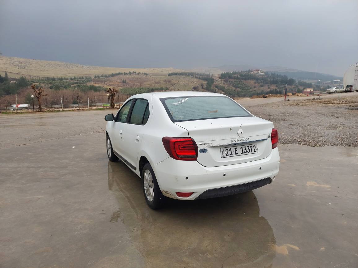 ڕینۆی سیمبوول 2017 
بێ بۆیاخ بێ داعم  چوارجام کارەبای چوارتاییە ی تازە 
سە نە وی تازە یە و تا 2029بەناوی خۆمانە وە یە  سە یارە یە کی پاکە و ماڵی دۆستە 
*********** السليمانية, العراق
