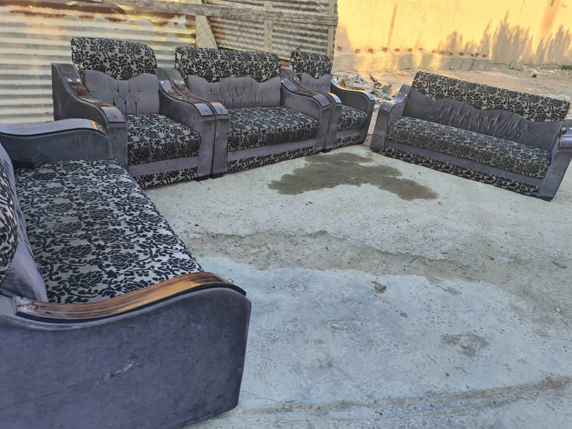 تخامة عدد ٢ واحد ١٠ نفرات واحد ٧ نفرات سعر تخم الواحد ١٠٠ ألف،،،،  عنوان حلة نادر ٣ مقابيل المركز الصحي معرض احمد العنزي لاثاث المنزلي واتساب ***********     توصيل موجود
