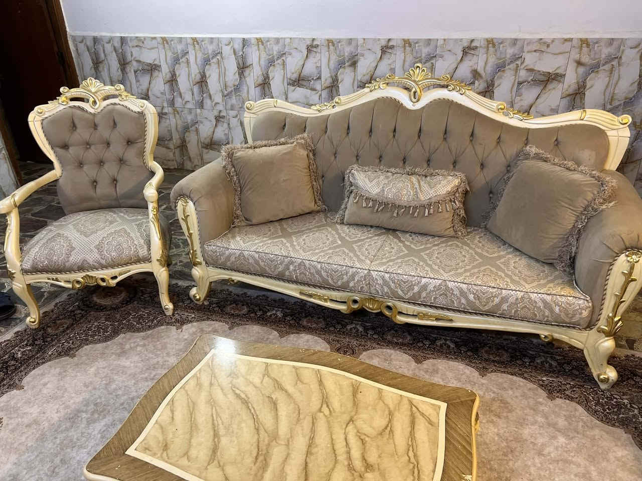 تخم ملكي تركي 10مقاعد مكان المنصور سعره 850وبي مجال للشراي ***********
