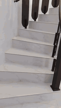 السلام عليكم بيت البيع المساحة 200 متر  في حي الحوراء شارع المواكب مطلوب سكان 50 مليون الاستفسار ***********
