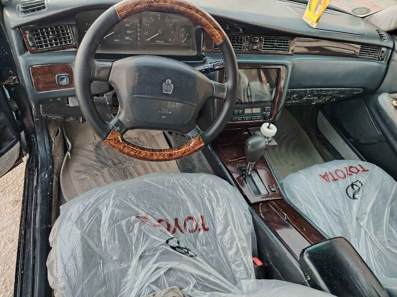 بيع أو مراوس
للبيع راس الثور تكم مديل ١٩٩٨ رقم نجف دولي بسمي سنويه ٣١وهزه صاعده قبل شهرتحويل ثاني يوم بيها كصه قماره فقط عليها ادامه عامه ربع ماتصرف عليها صبغ عام جديد درجه اولى تبريد ثلج غرفه جديده صدر خلفي وامامي جديد محرك كير شرط مكاني نجف بالمشخاب *********** السعر ٧٧ مجال قليل
