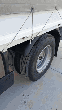 شاحنة ٢٠١٧ • ٢٢٢٦٠٠ كم • مرخّصة حتى ٢٠٢٩