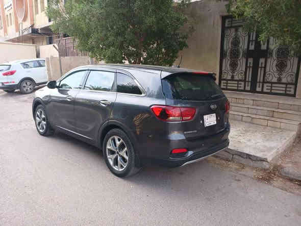 السلام عليكم 
بعد إذن الأدمن المحترم 
عندي سيارة 🚔 كيا سورنتو موديل2020 
وارد أميركي الحادث خلفي فقط باب الصندوق 
محرك 6 سلندر 
كير ثمانية نمرة
 مقاعد جلد 💺 7 راكب 
كامرة دوارة تدعم أبل كار بلي + أنرويد 
حساسات خلفية
بروجكترات أمامي 4 عدسات 
حاكية بالسقف🗣
كروز سرعة
شاشة أعطال
تحكم أستيرن جهتين
سويتج مو بصمة
بدون فتحة سفق
تبريد + تدفئة
تخم تاير جديد🛞
باتري ٩٠ أمبير جديد

ماء الراديتر بعدة مال الشركة

{شرط غرفة السيارة بعدها جديدة}

((ترايها شرط زيروو))✈️

((سعرها  175$))

ملاحظة// صار بيها صبغ بالعراق جاملغ جهة السائق بدووون دواخل 

العنوان // بغداد حي البنوك
 قرب الكنيسة
التواصل على الارقام فقط👇👇👇
[[موبايل:*********** //***********]] بغداد
