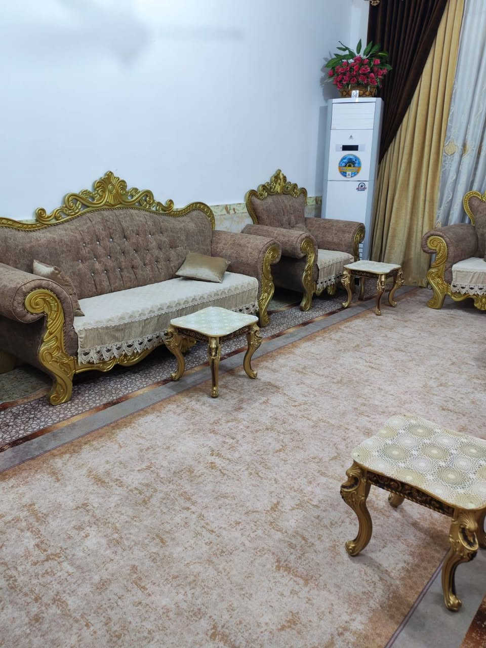 سلام عليكم
طخم قنفات ملكي استخدام قليل
للبيع اتصل وتدلل***********
