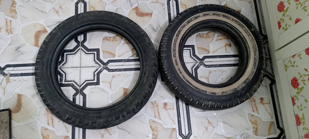 سلام عليكم تايرات للبيع واحد جوبلس مال امتيار واحد جوب مال جمره انضاف عنوان حله شارع 80 مال نجف رقم تليفون ***********
