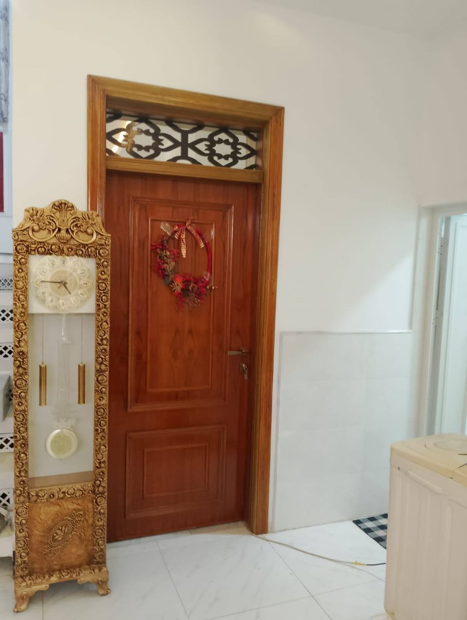 يا الله توكلنا على الله
للبيع بيت طابو صرف بنا حديث درجه اوله فول مواصفات مساحة البيت 132 متر الواجه 10 متر
 غرفتين وصاله ومطبخ وصحيات وديوانيه  وصحيات خارجيه وحديقه  الصطح شتاكير وجاهز
موقع  البيت تضحيه قرب مجمع فلس ونص 
السعر160مع المجال السعر بلاش
البيت بناء حديث تصميم راقي
للاستفسار *********** شعدك من عقار للبيع راسلني واتساب  
ممكن متابعه للقناة الواتساب ليصلك كل ماهو جديد ويخص العقار 
https://whatsapp.com/channel/0029Vb7cgpDDuMRaptu2gW27
