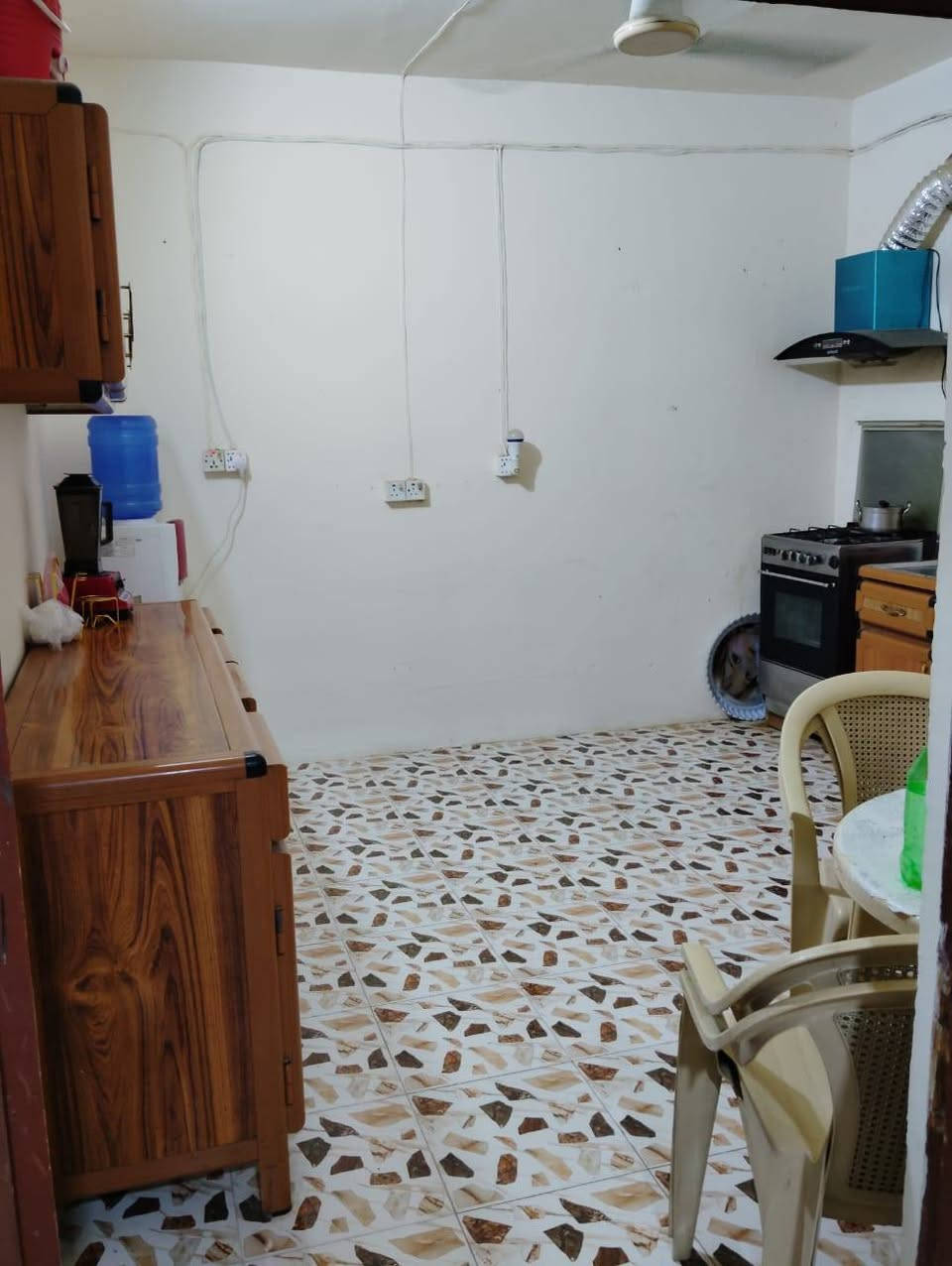 للبيع بيت طابو صرف مساحة ١٥٩ متر خلف المستوصف مال المهندسين الاتصال على الرقم ***********
