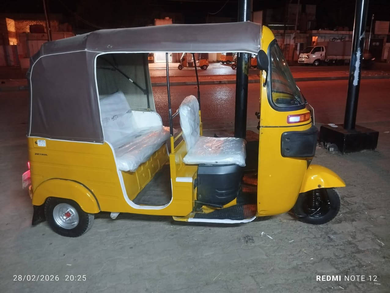 سلام عليكم تكتك للبيع موديل 19شهر 12مرقم كشره كفاله سعر 6 شراي اتصل ***********مكاني مجر مكلف بنشر
