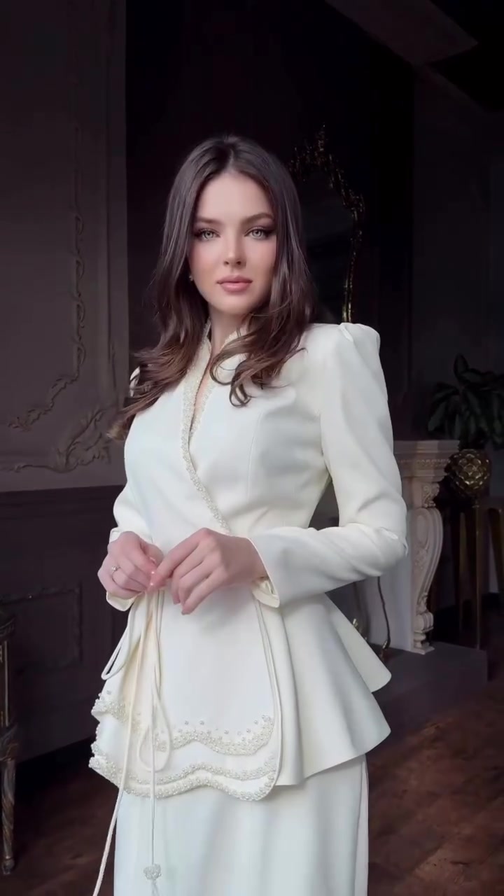 طقم ناعم وفخم بتفاصيل أنيقة ولمسة راقية تخلي إطلالتك مختلفة…

Size 36 / 38 / 40


**إذا كنت صاحب هذا الإعلان وتريد حذفه لأي سبب، رجاءا أرسل رسالة إلى الدعم الفني**