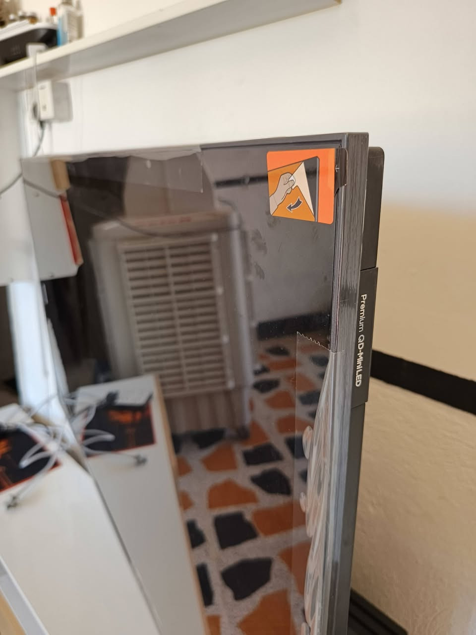 سلام عليكم أحبتي الكرام
مثل ماموضح بصوره بلازمه حجم 55 بوصه 
من ماركه Tcl الاسم. Tcl C6K
جديده حتى ستيكر ماموخره 
أيام الاستخدام كلش قليل ومشتريها صار 4 اشهر 
سعر 500 
سبب البيع محتاج 
شاشه على فحص مكفوله شرط 
أي استفسار هذا الرقم 
***********
                      واتساب متوفر
***********

