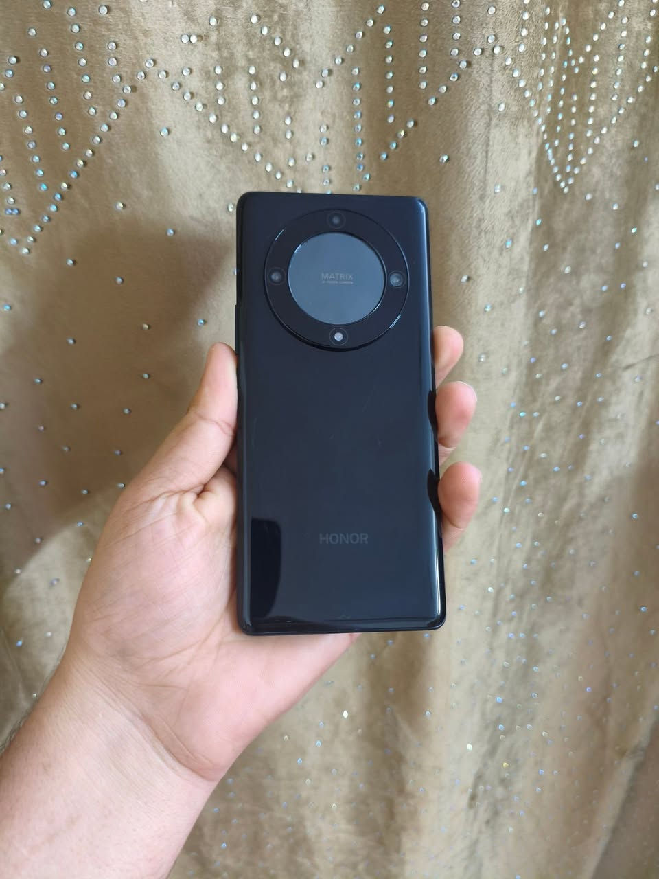 هونر x9a ذاكره 256 رام 8 بصمه بلشاشه 
شاشه منخنيه بطاريه 5000 نضافه 96%
دبل خط صوت ستريو فقط بي مشكله كامراته الخلفيه مغوشات ولاماميه نضيفه ومابيه شي مكاني حله السعر 145 
***********
