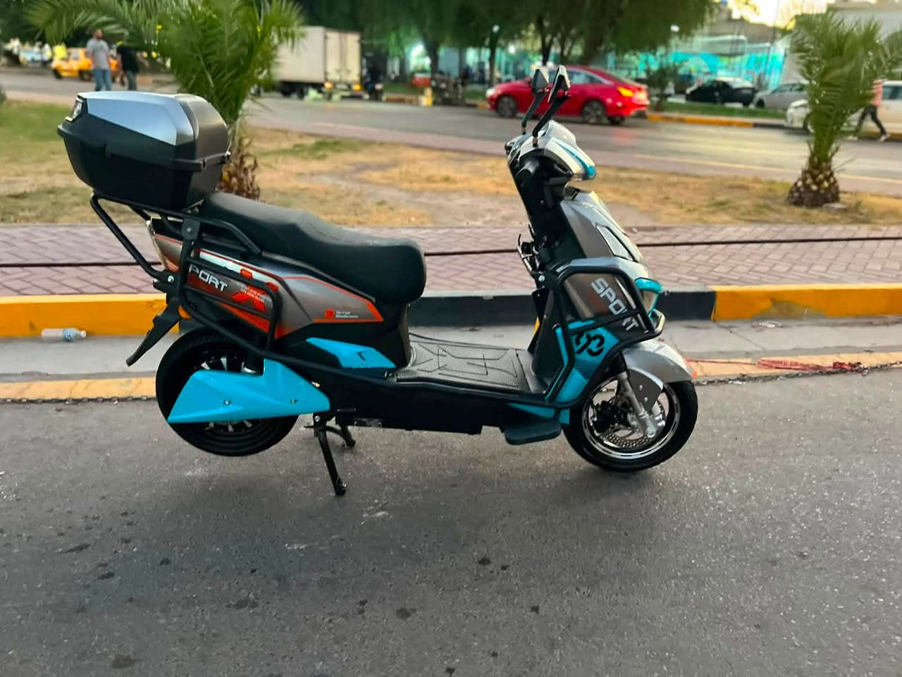 سلام عليكم شباب دراجه شحن البيع  سكنس  رياضي استخدام 25يوم فقط الله شاهد  كلها كامله مكمله كل نقص وعيب مابيها امانت الله  تجي مواصفات عالميه
دراجه وصلها مال المعرض موجود 

الموديل 2026 
النوع سكنس مزود رياضي مدرع
البطاريات 6 كبيره مسطره كرافين
التحويلات1.2.3
السرعه 75 حقيقي  
جهاز انذار السرقه
تشغيل عن بعد. 
تشغيل عن طريق كارت 
قفل ستيرن 
صندوق خلفي كبير 
الدراجه مدرعه بل كامل 360 درجه 
لونها كلش مميز 
كشن سياحي  VIb
نضام ABS
نضام USB
طارات جبلي 
بريكات دسكات دهن 
أطارت جوبلس 
لدات اماميه وخلفيه 
اسطابً لايت 
شاحنه ذات شحن سريع ويقاف ذاتي 
اشاير رباعيه 
اي استفسار اتصال 

***********

مكاني بغداد
