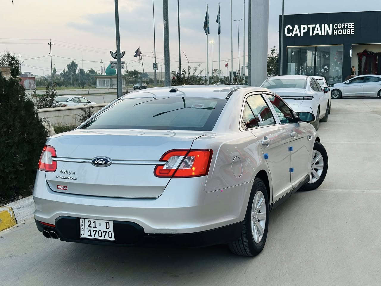 فورد تورس موديل 2010شريكة نيفا داخل صحراوي فول مواصفات ماعدا سلايت و بصمة ژينگة سنوية هزة رقم كلها 2030 سيارة بيها قطعة و نص بدون دواخل بدون تعديل بدون حالوب گير محرك شرط بدون عيب ٤ طايرات جديد صدر جديد سعرها 93 بي مجال بسيط عنواني كركوك اسكان 
اسيا   :    ***********
كورك : ***********
