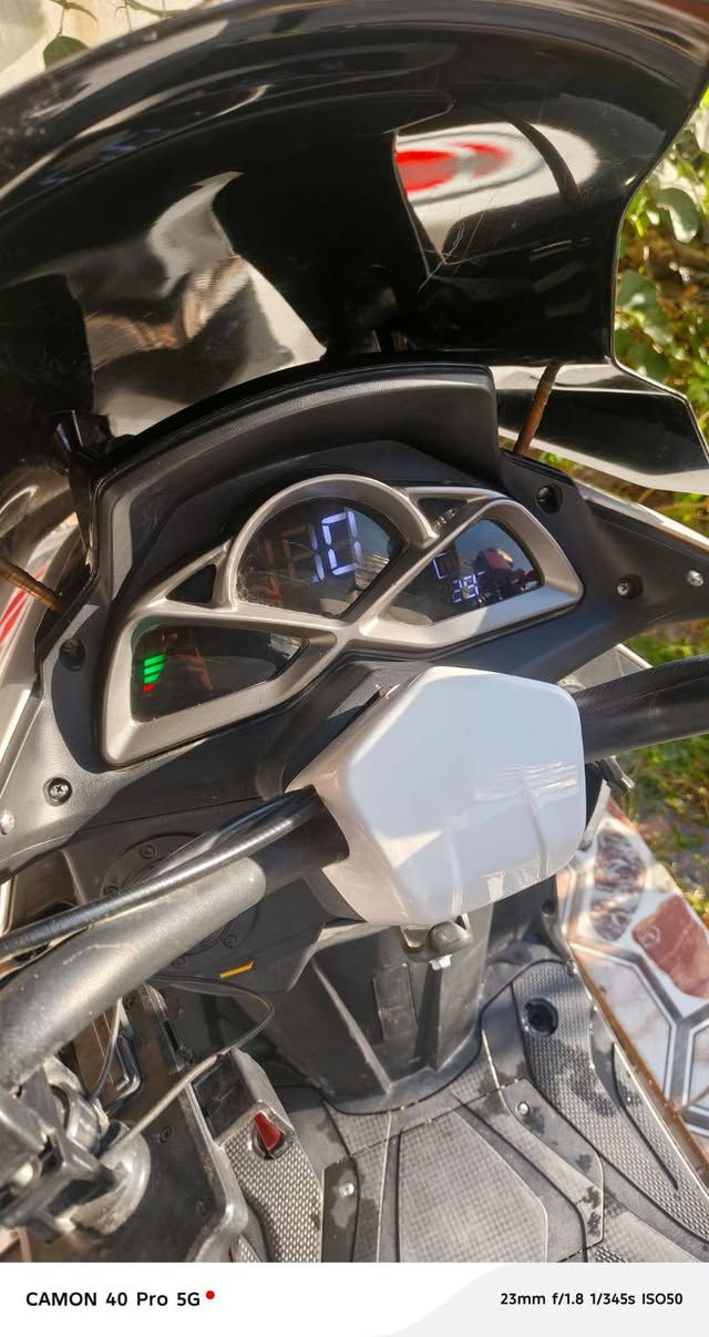 دراجة سترونك للبيع نضيفة💯 ماشية 3000  ***********
