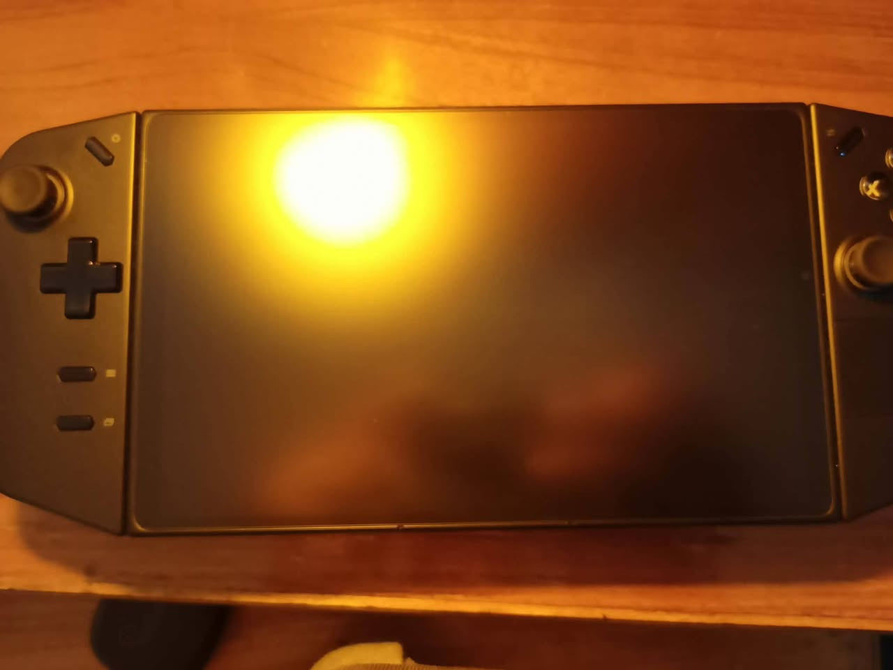 جهاز لينوفو ليجن كو  (للمراوس بايفون)
جهاز بنظافة 99% 
مواصفات-
شاشة بدقة 2K 144Hz بنل QHD+

معالج AMD Ryzen Z1 Extreme

رام DDR5X 16GB 

تخزين 512GB مع منفذ ذاكرة SD

بطارية 49.2 WHr مع شحن سريع 65W

يدعم wifi 6E و منفذين USB-C ومنفذ سماعة 

ملحقات الجهاز 
الملحقات الي تجي وياه + سكرين حماية وكفر للجهاز
وداك ستيشن بكل المنافذ يدعم 4K 60fps

الجهاز للمراوس بايفون نظيف 
مكاني واسط 
واتساب ***********
