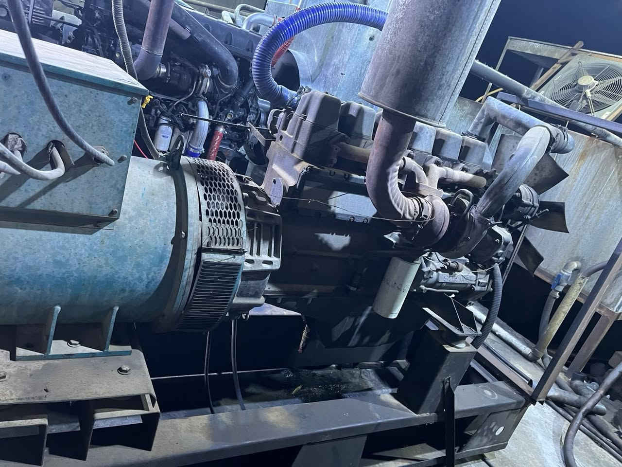 متاح سكانيه بومه ٩٤ راس توليد ٢٥٠ بلادي مكينه ستندر ونضيفه وشغاله بس تبخر يرادلها تجفيته سعر ٤٠ وبيها مجال لشراي يتصل ***********
